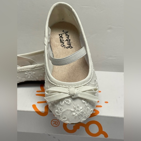 Jumping Beans®
Walnut / White Toddler Girls'
Ballet Flats Size 7T - Picture 3 of 9